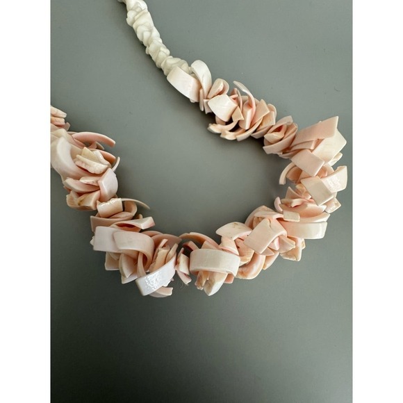 Vintage Puka Shell Necklace White and Pink Barrel Clasp 18.5 inch - Picture 2 of 5